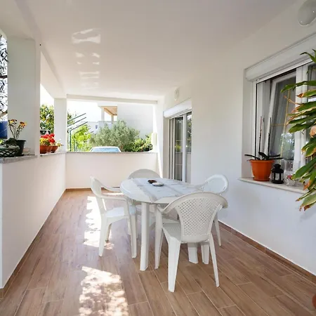Cozy And Trendy Krk Апартаменты *