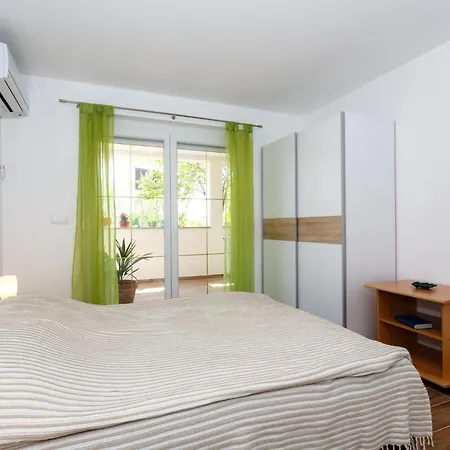 Апартаменты Cozy And Trendy Krk *