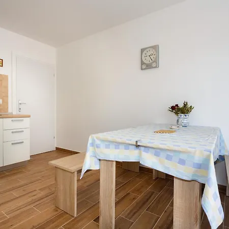 Cozy And Trendy Krk Апартаменты *