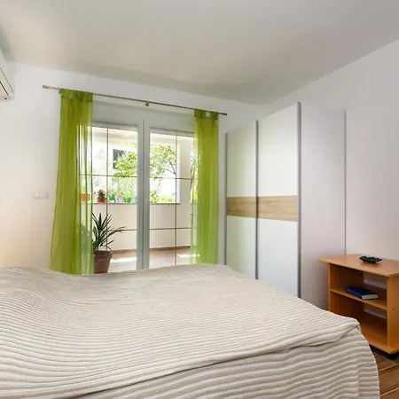Cozy And Trendy Krk Апартаменты Крк